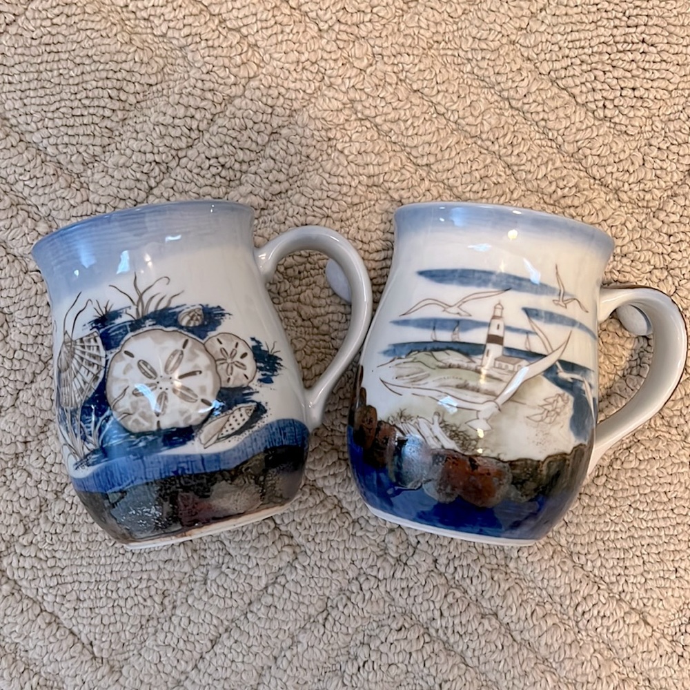 Set of 2 coffee/tea mugs
